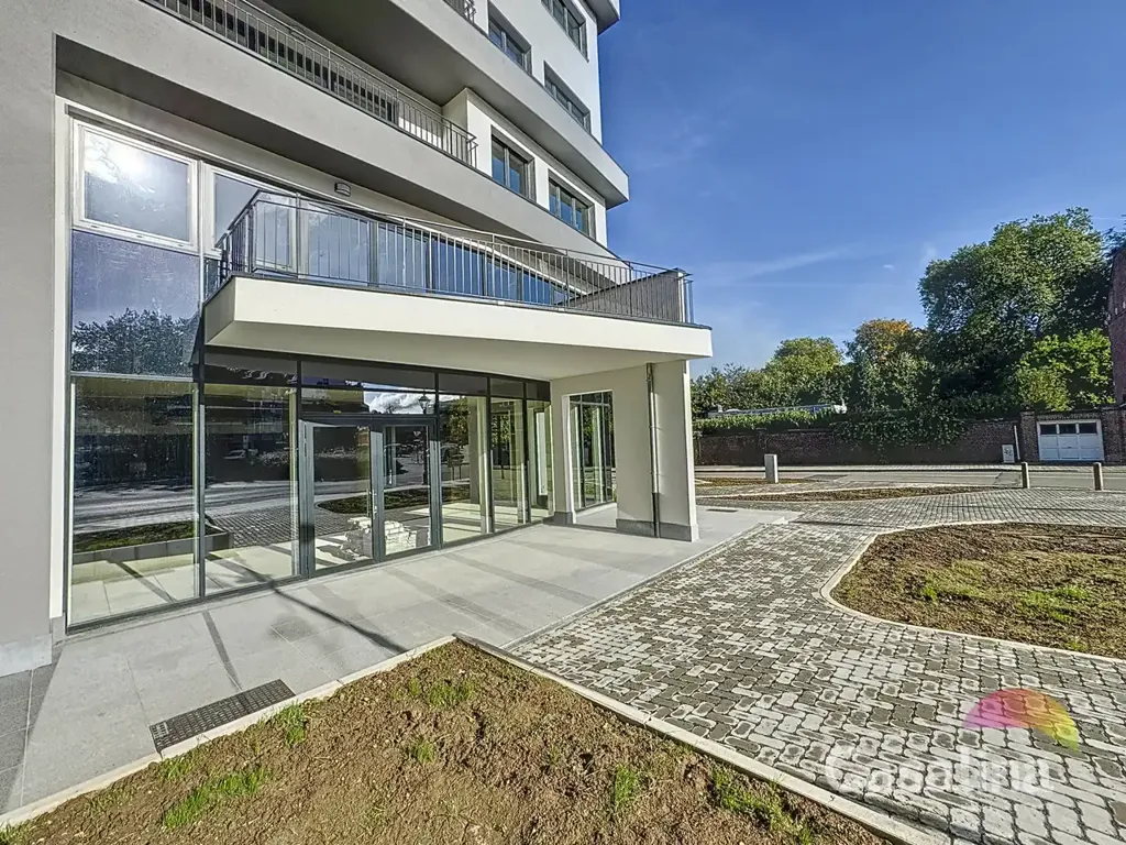 Esterno - Corner Retail Unit in Evere