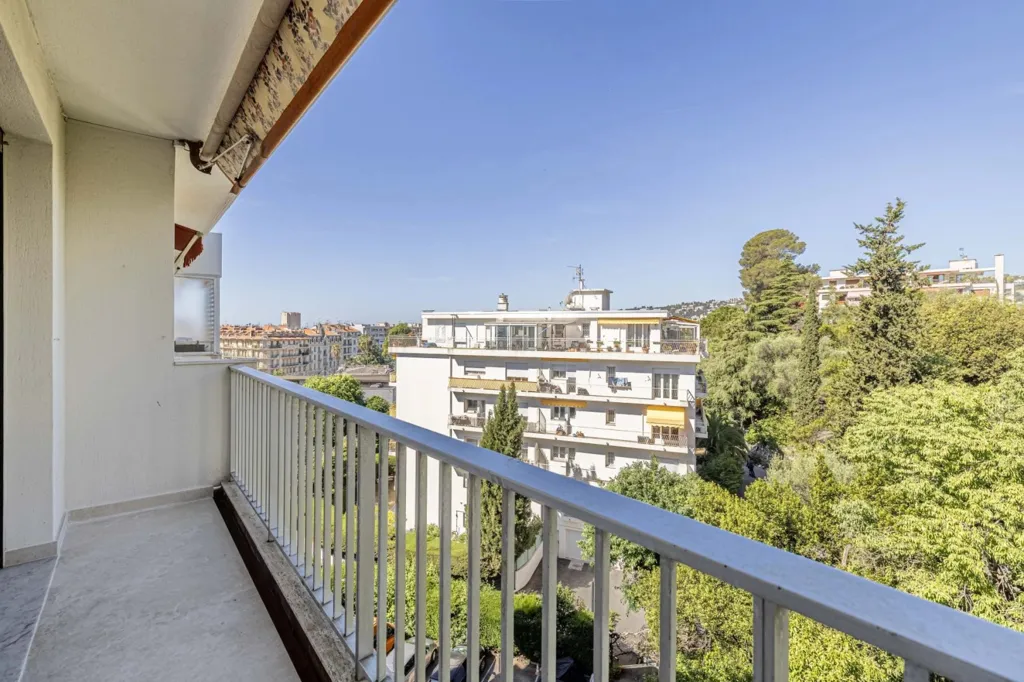 Balcon - Appartement Rénové avec Terrasse à Nice - Cimiez