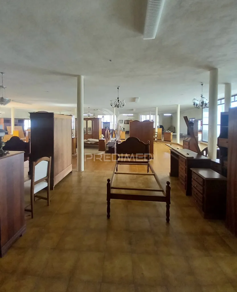 Chambres - Commercial Space with Conversion Potential in Redondo