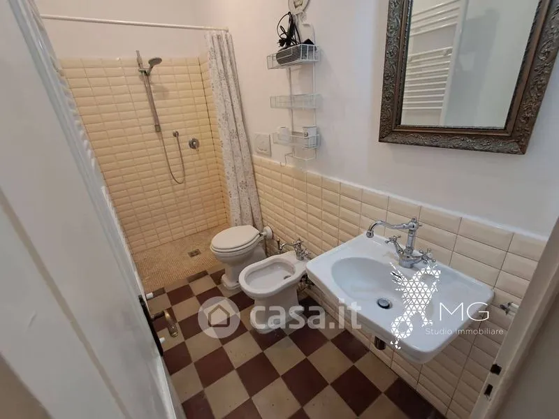 Salles de bain - Two-Unit Apartment with Private Garden in Castiglioncello