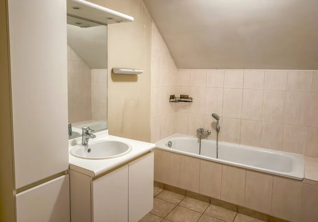 Salles de bain - Appartement avec Terrasse au Centre de Tienen
