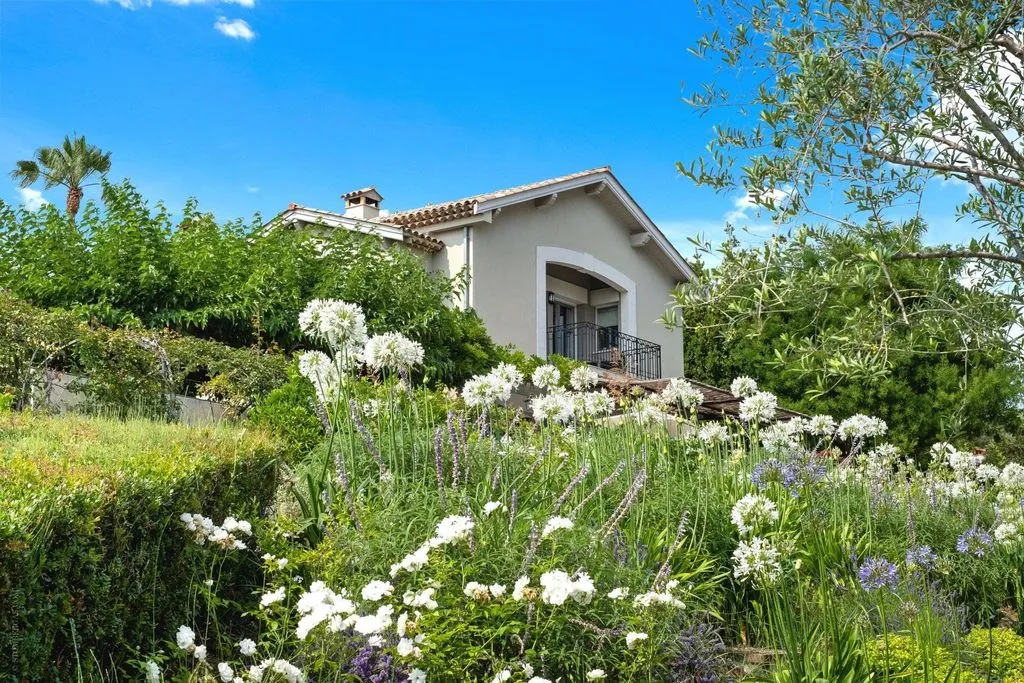 Garden - Luxury Villa with Heated Pool in Cap d'Antibes