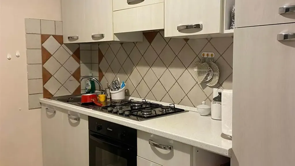 Cuisine - Rear-Facing Apartment with Terrace in Cosenza