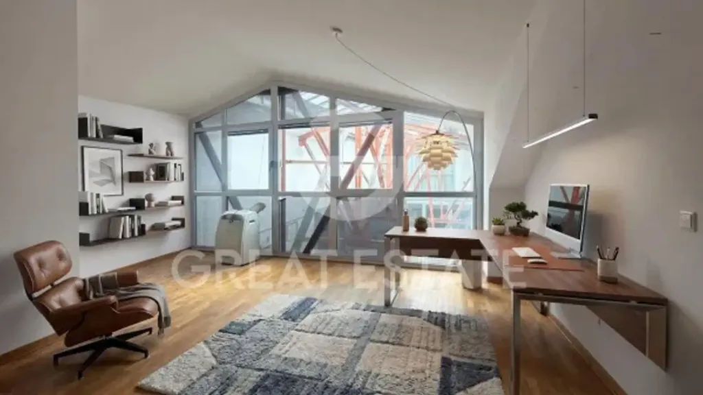 Office - Historic Apartment with Tower View in Siena