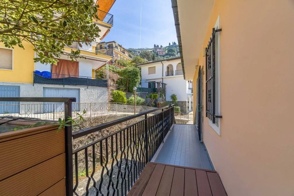 Rõdu - Luxury Flat with Seafront Terrace in Moneglia