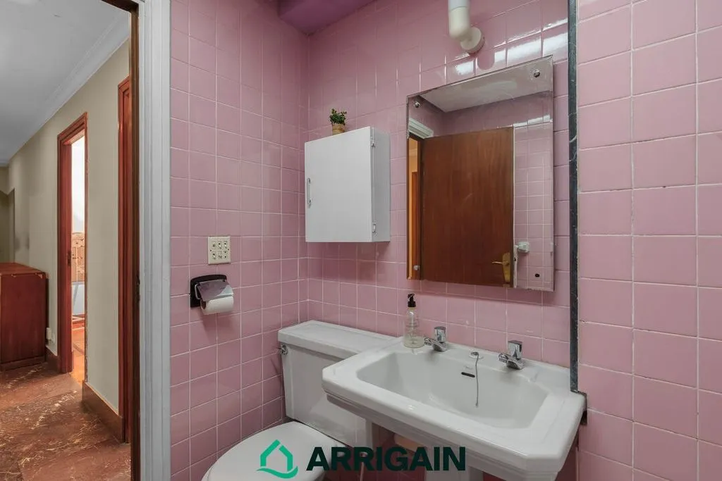 Vannitoad - 5-Bedroom Flat with River Views in San Sebastián