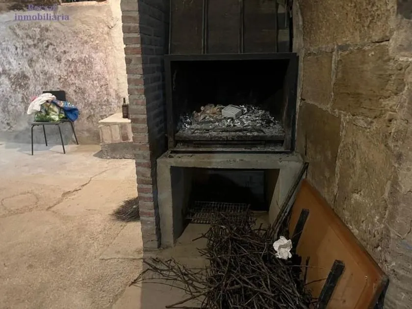 Pièces - Bodega with Bar and Restaurant in Baños de Ebro