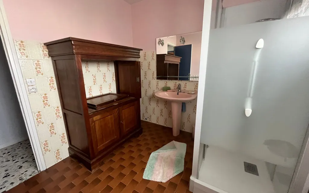 Salles de bain - Maison avec Jardin et Terrasse à Lunel
