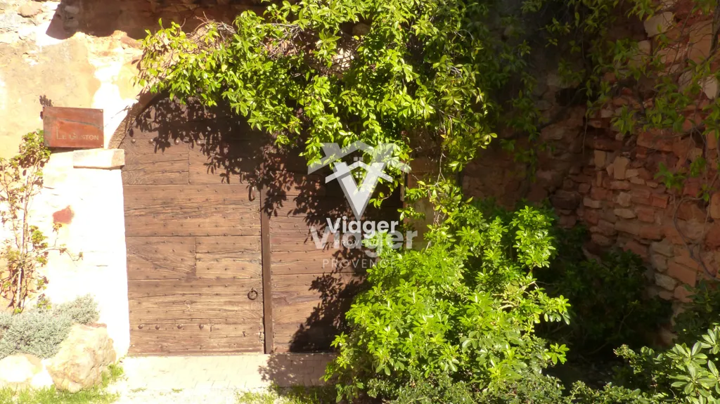 Maison de Village avec Charme Provençal à Roussillon