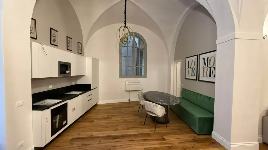 Cuisine - Rustic Triplex in Historic Building, Florence