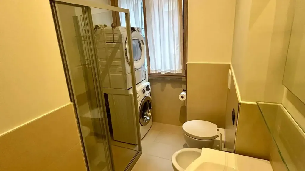 Salles de bain - One-Bedroom Apartment with Balcony in Milan