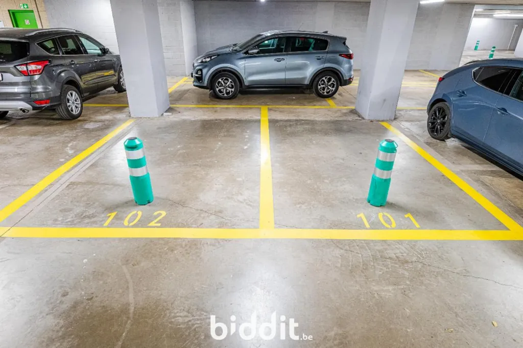 Garage - Emplacements de Parking dans Immeuble Résid. Leopold Views