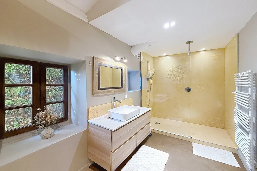 Vannitoad - Luxury House with Pools in Uzès