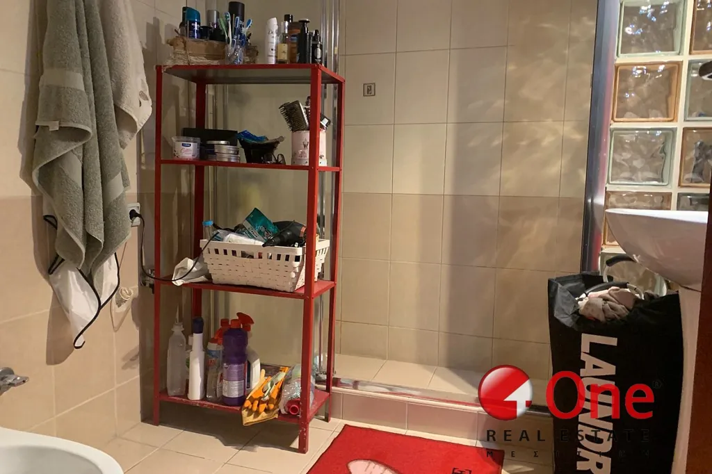Salles de bain - Renovated Apartment with Solar Heating in Anthoupoli