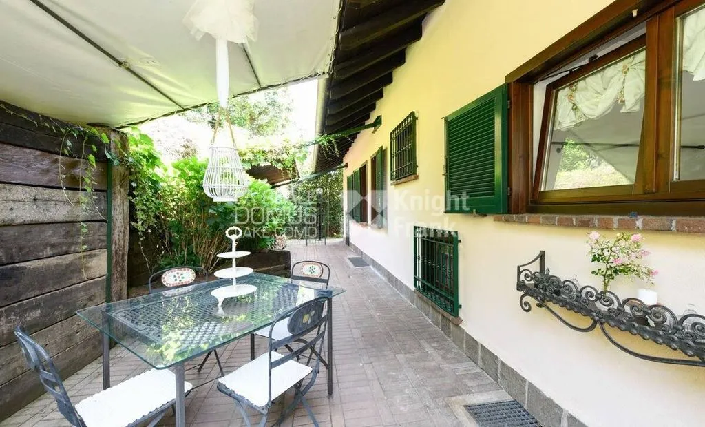 Terrass - Villa with Pool in Guanzate, Italy