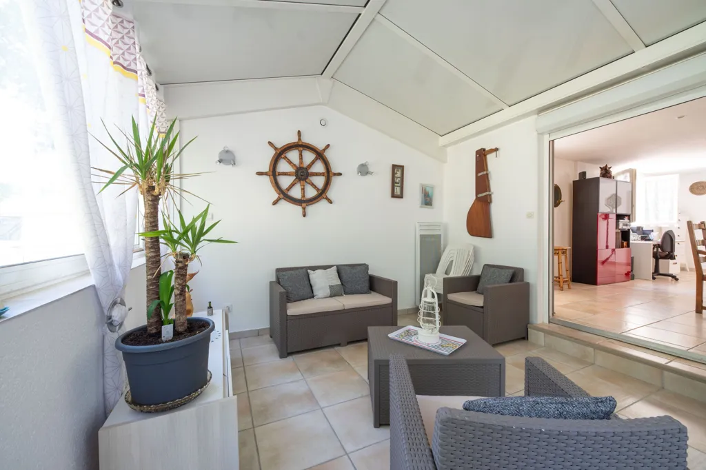 Terrasse - Maison avec Jardin et Véranda au Teich