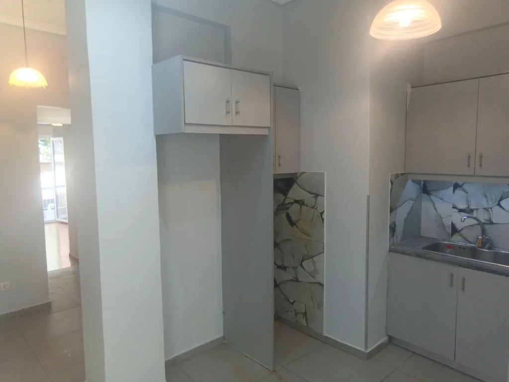 Küche - Renovated Apartment with Balcony in Gravas