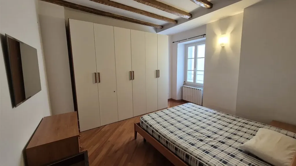 Camere da letto - Historic Bilocale with Piazza View in Trieste