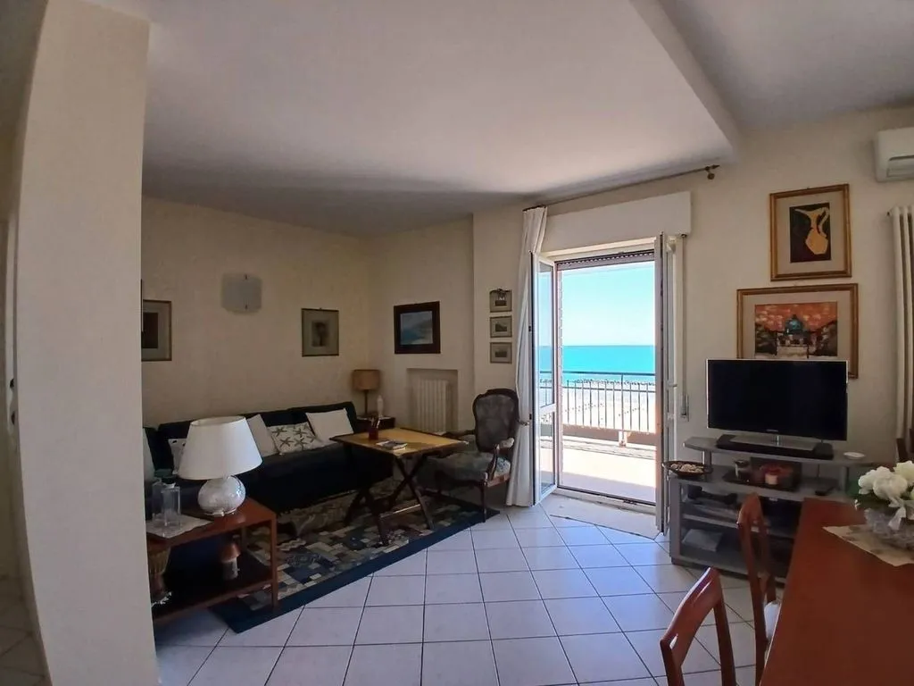 Séjour - Luxury Penthouse with Panoramic Views in Civitanova Marche