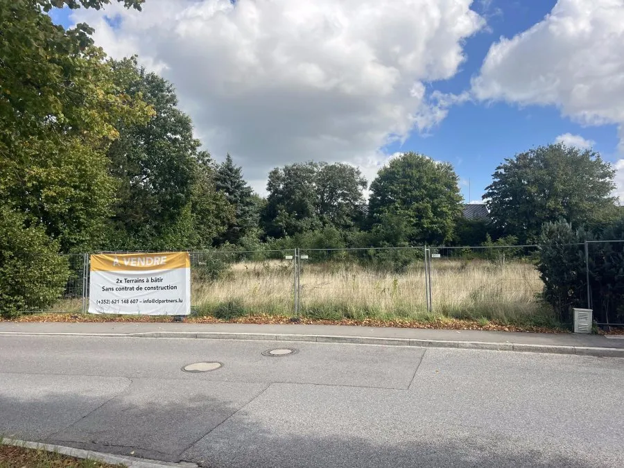 Aed - Buildable Land in Niederanven with Garden Access