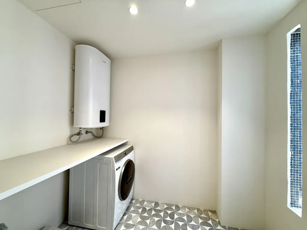 Buanderie - Fully Renovated Duplex with Privacy in Alicante