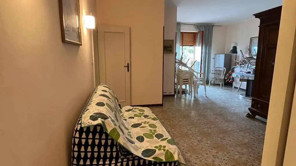 hallway_entrance