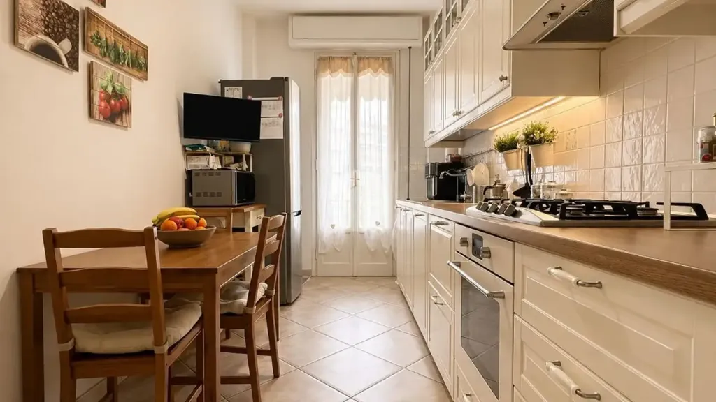 Cucina - Rustic-Finished Apartment with Terraces in Florence