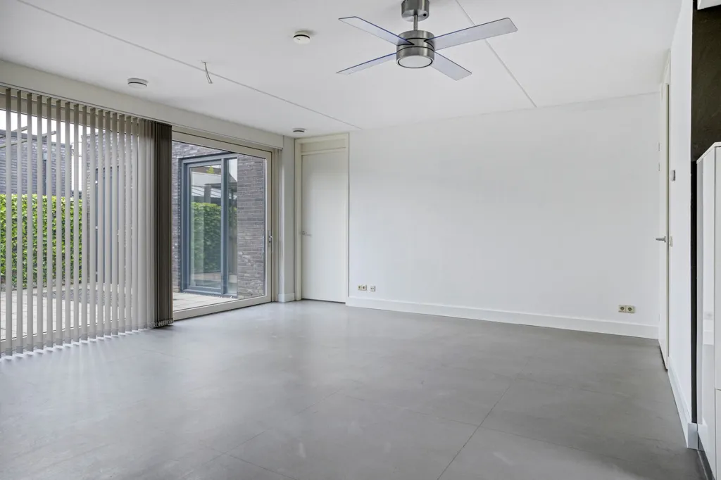 Toad - Modern Flat-Plan House with Patio in Kapelle