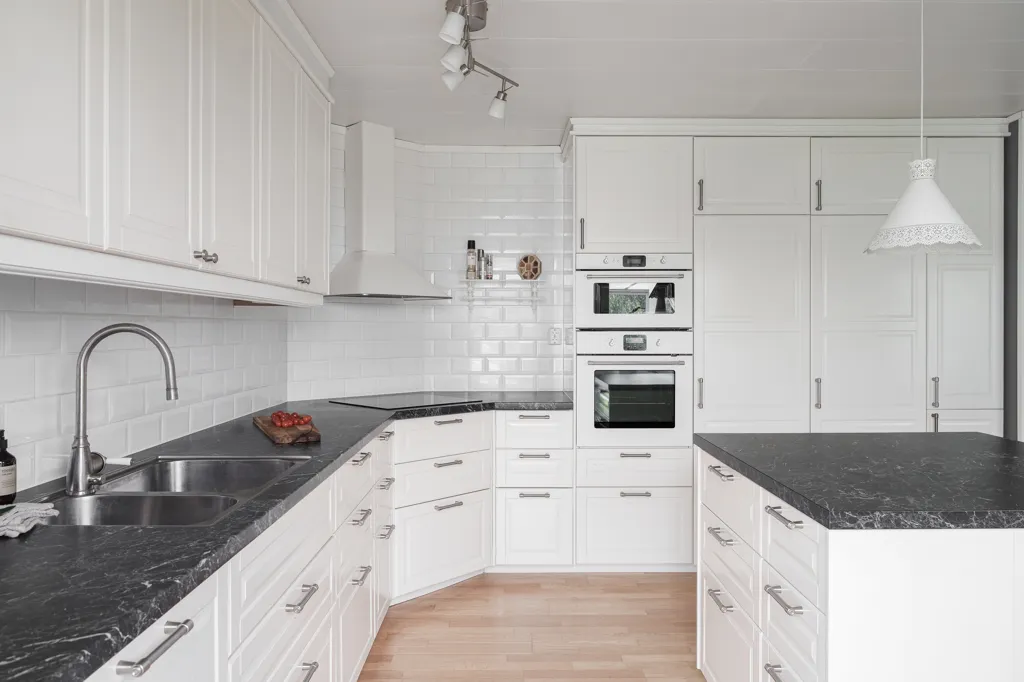 Cuisine - Charming Villa with Garden in Västra Torup