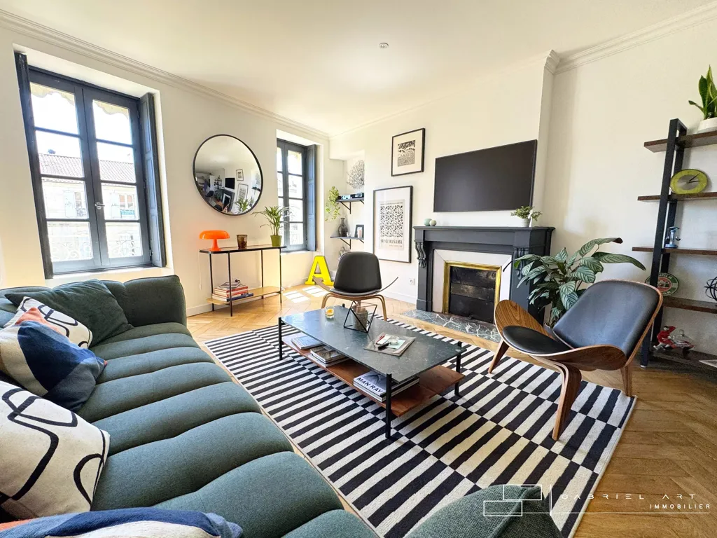 Living Room - Renaissance Flat in City Centre