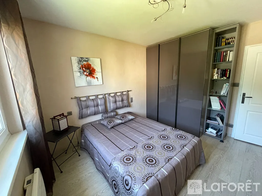 Bedrooms - Well-Maintained House with Garden in Mandeure
