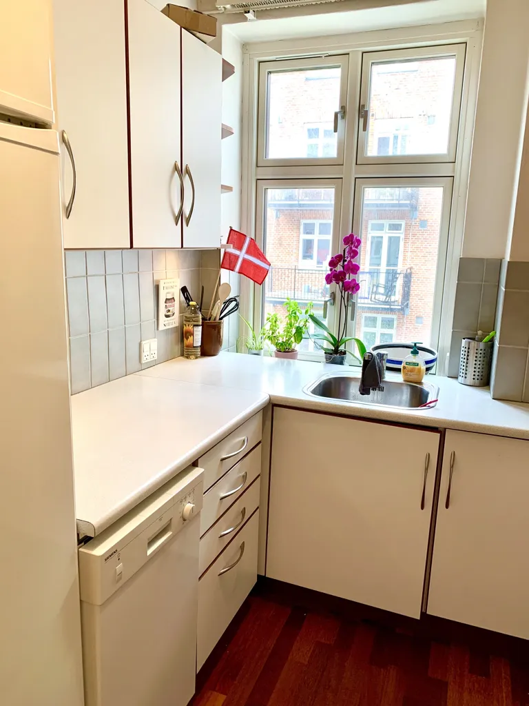 Cuisine - Spacious Flat with Private Kitchen on Amager
