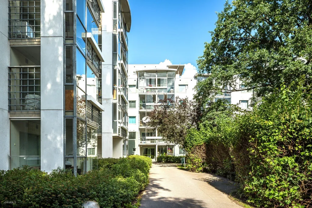 Exterior - Apartment with Balcony in Tikkurila, Vantaa