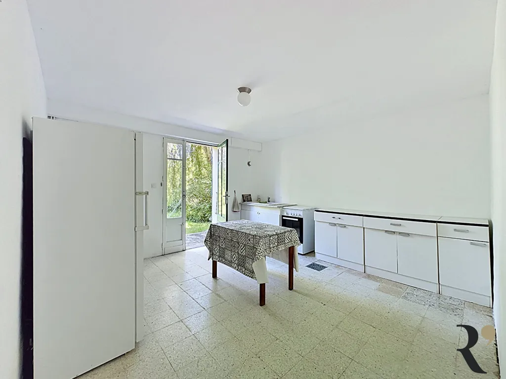 Köök - House with Garden and Pool Potential in Drémil-Lafage