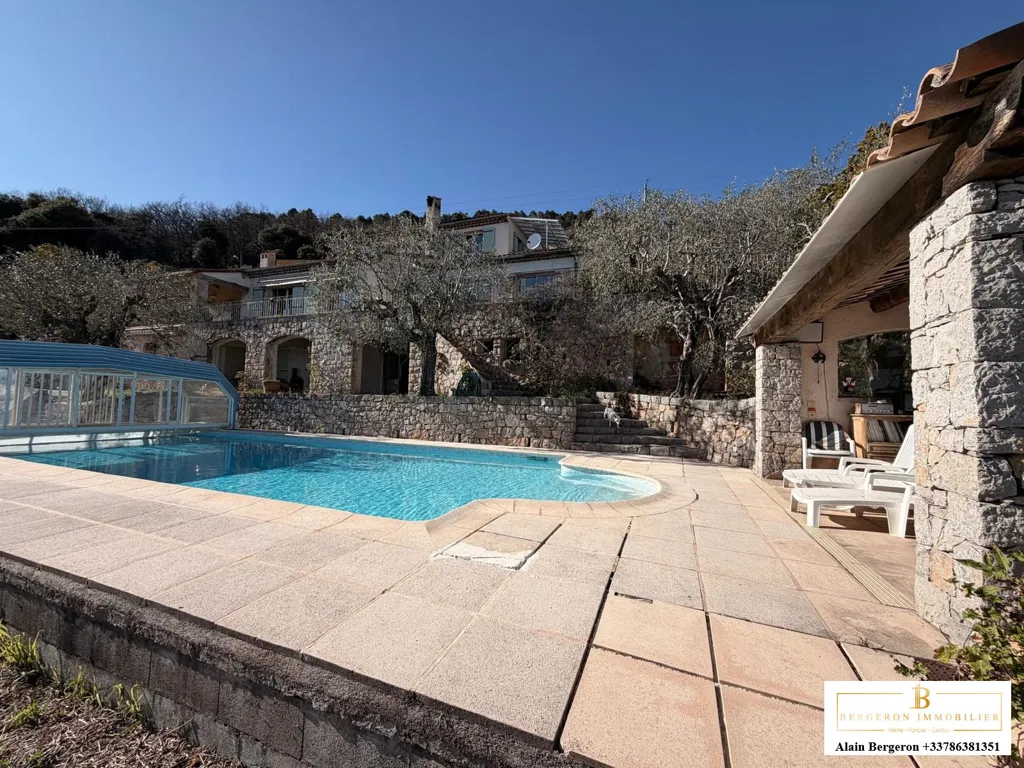 Piscine - Villa avec Piscine et Vue Panoramique