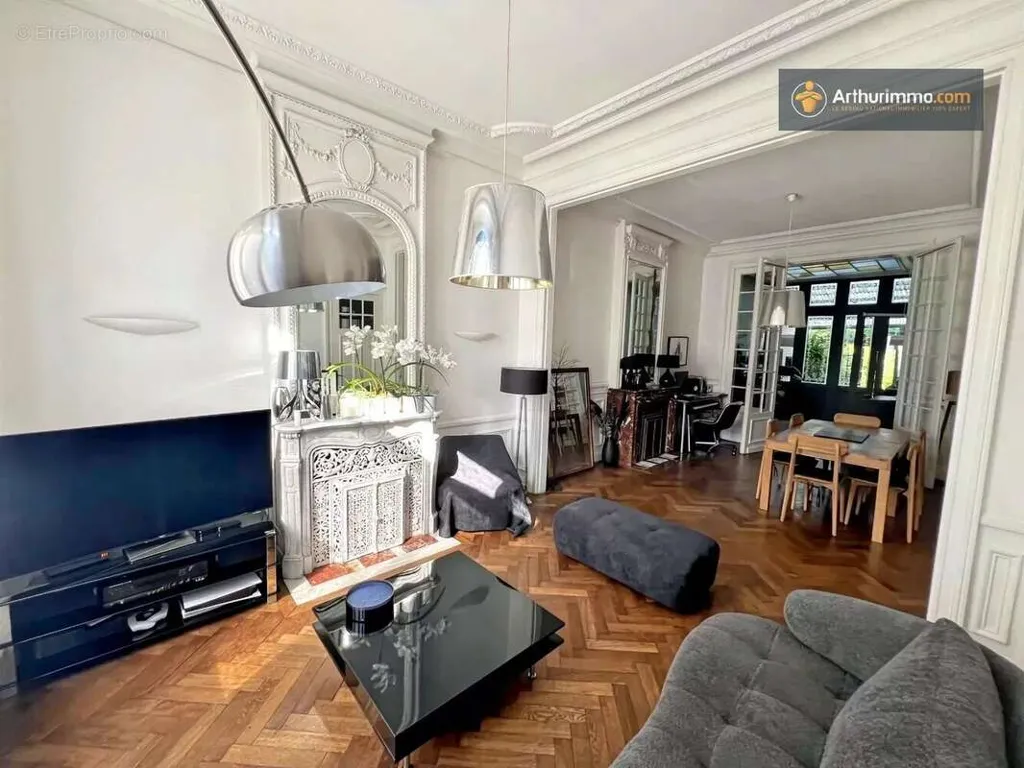 Soggiorno - Authentic Bourgeois House with Garden in Roubaix