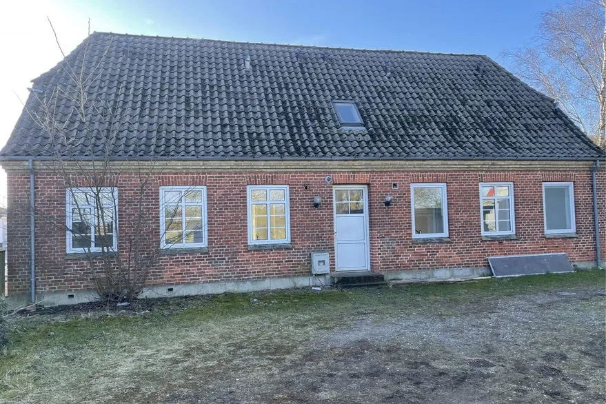 Esterno - Red Brick Property with Central Location in Poulstrup