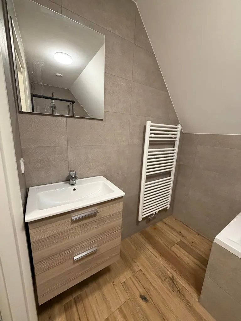 Vannitoad - Five-Room Apartment with Shared Terrace in Vught