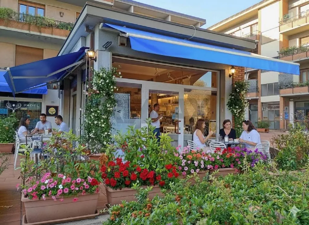 Bar with Large Outdoor Space in Pistoia