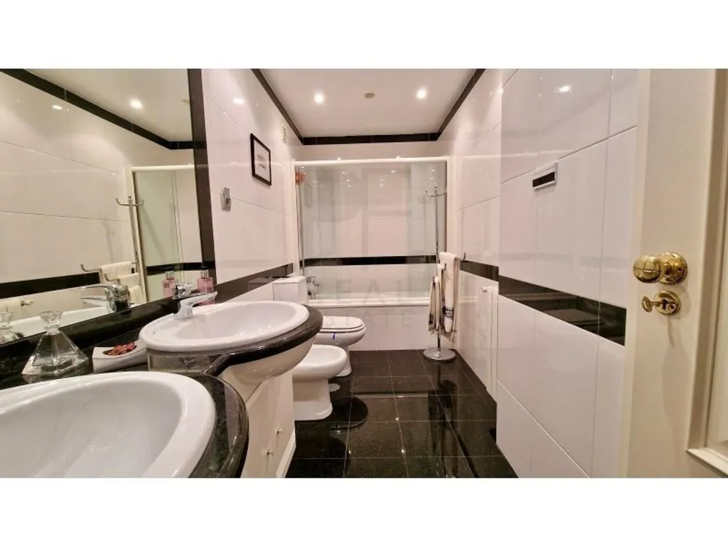 Vannitoad - Luxury Duplex with Sea View in Cascais
