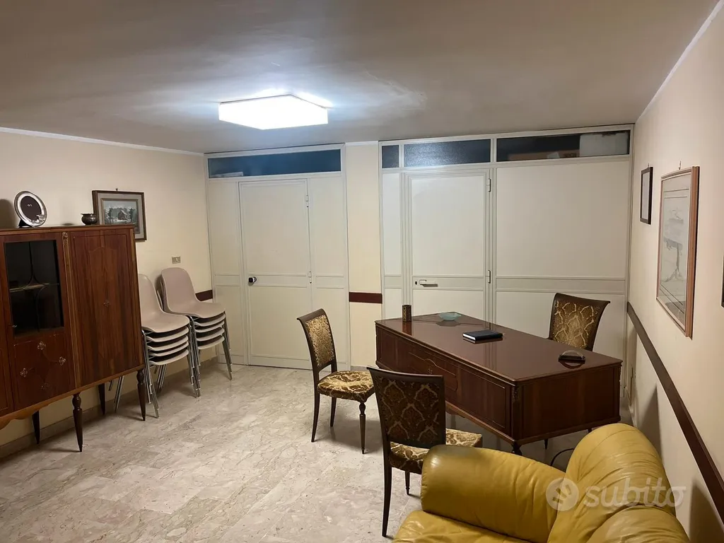 Office - Rearfitted Medical Studio in Via Mazzini