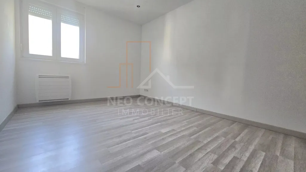 Toad - Triplex Flat with Terrace in Quiet Copropriété