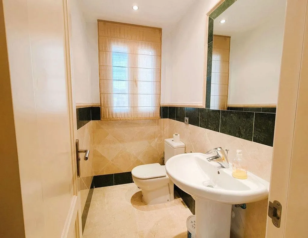Salles de bain - Duplex with Sea View and Pool in Sotogrande