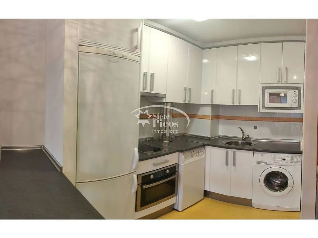 Cuisine - 1-Bedroom Apartment with Private Patio in Espirdo