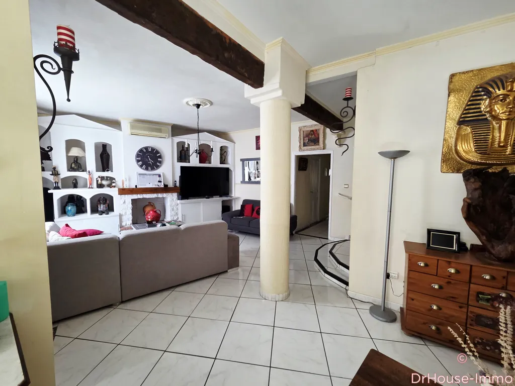 Elutuba - Spacious House with 5 Bedrooms in Chalon-sur-Saône