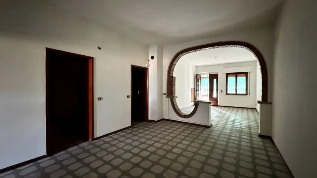 Esik - Spacious Apartment with Panoramic Terrace in Fucecchio