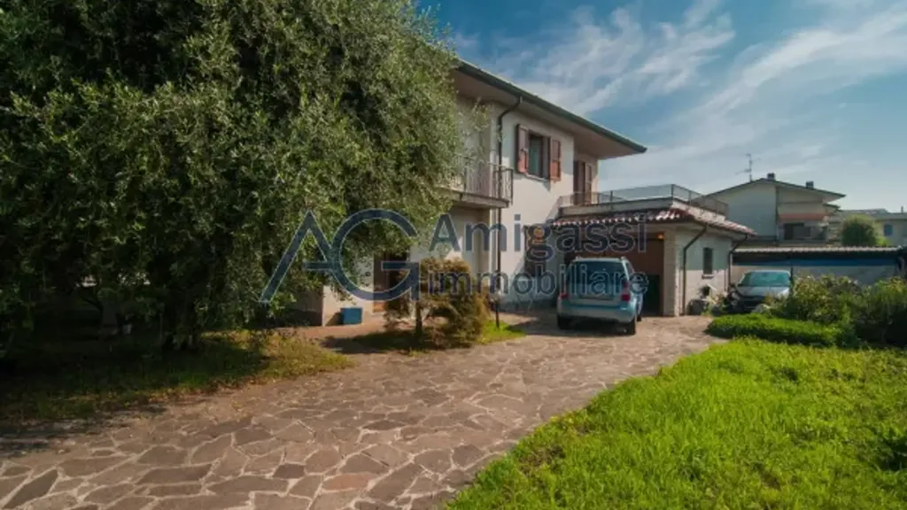 Esterno - Villa bifamiliare con giardino privato a Zanica