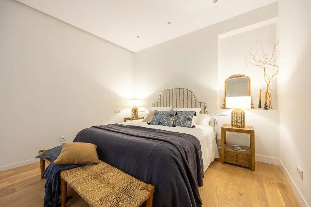 Magamistoad - Luxury East-Facing Apartment in JERONIMOS, Madrid