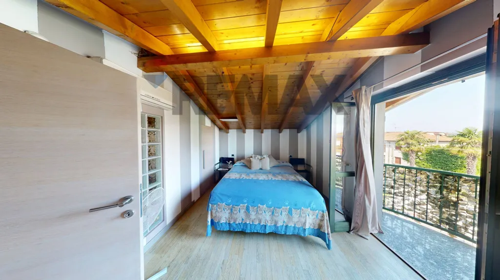 Chambres - Charm Duplex with Veranda in Lentate Sul Seveso