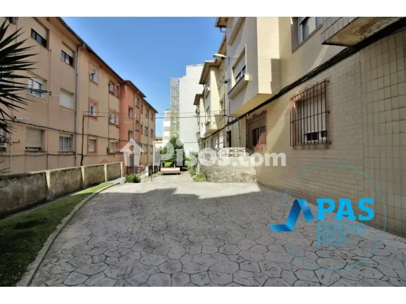 Garden - Central Flat with South-Facing Balcony in Santander